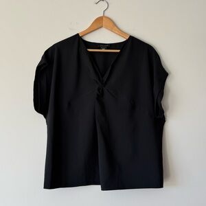 NWOT Club Monaco Front Twist Top